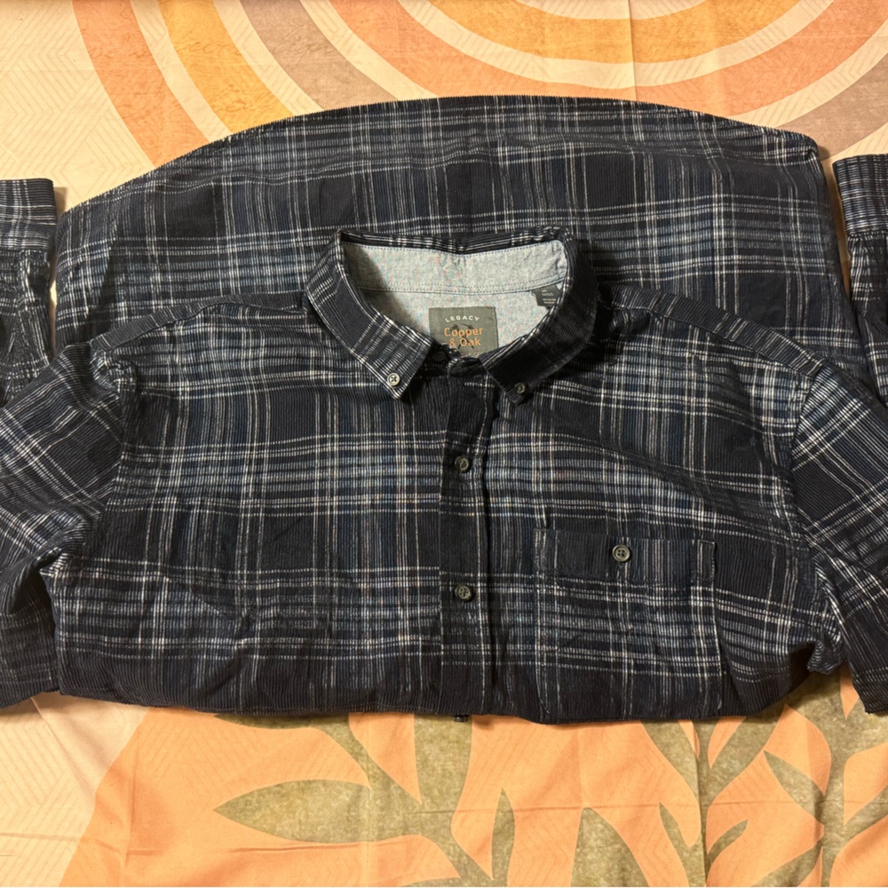 ✨ Legacy Copper & Oak Navy Blue Plaid Button Down - Picture 3 of 6